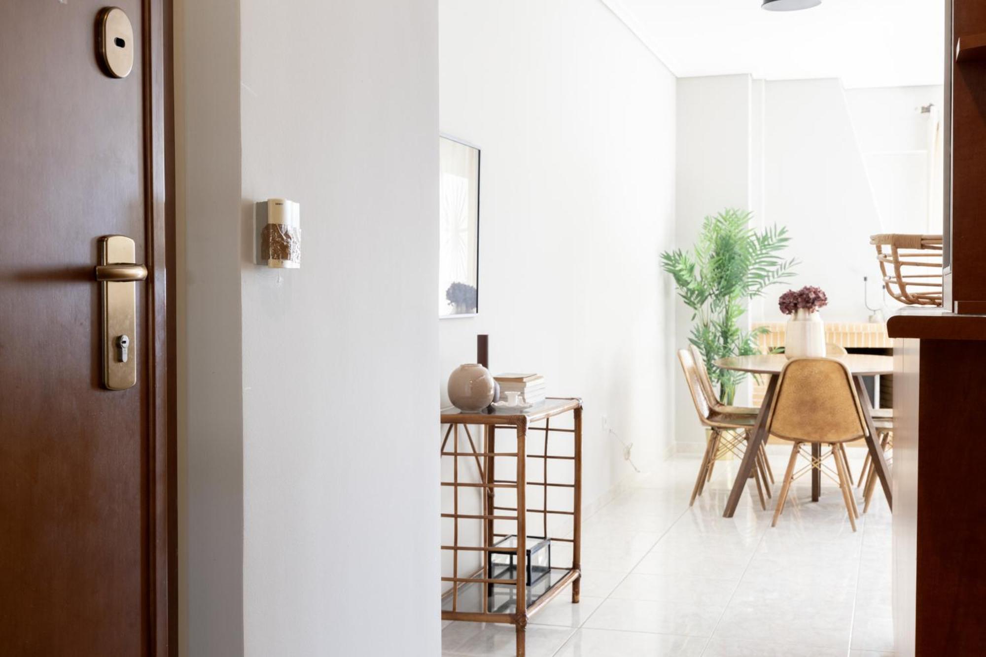 Apartment Renovated 3 Bedroom With Acropolis View *