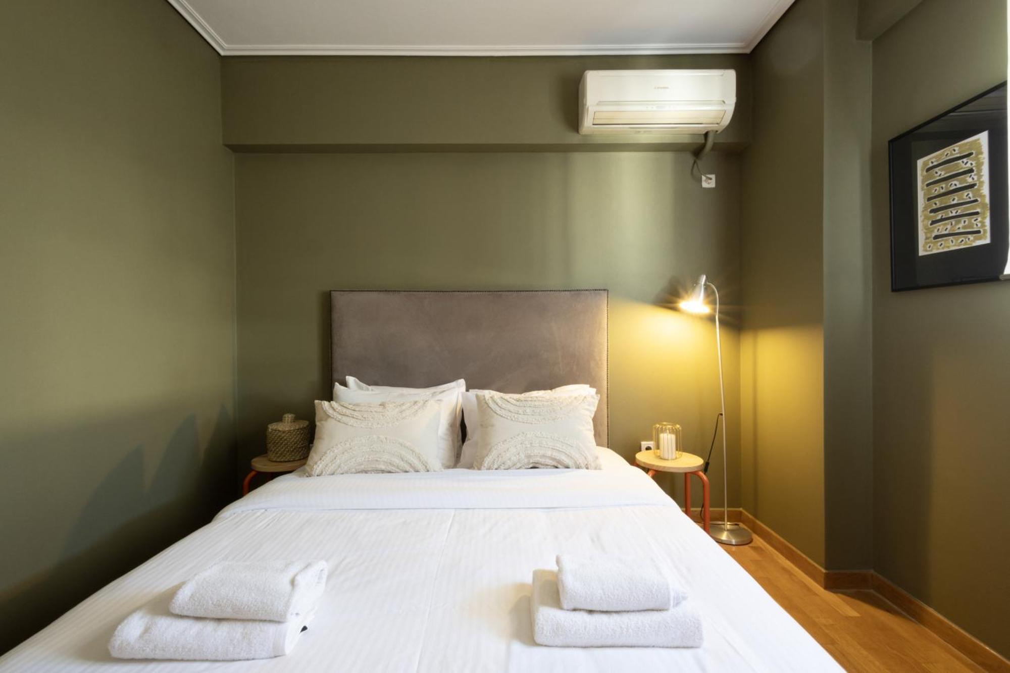 Apartment Renovated 3 Bedroom With Acropolis View